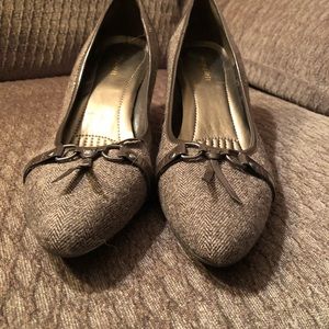 Brown tweed women’s heels